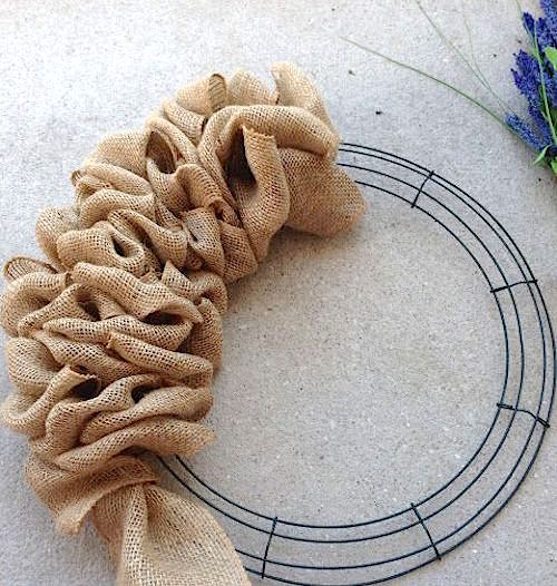 burlap wire wreath frame idea
