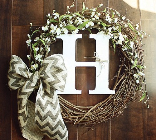 grapevine_wreath_with_ribbon