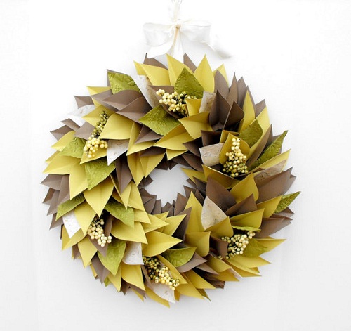 How to Make a Holiday Paper Bag Wreath (Video)
