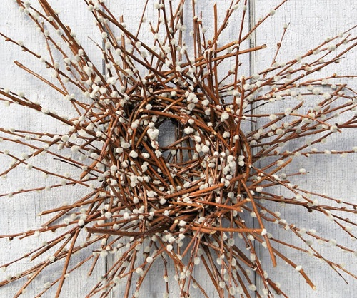 Outdoor Wreaths: How to Make a Pussy Willow Wreath